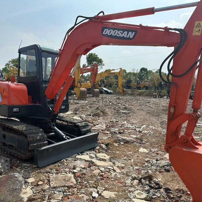 Excavadora mini-crawler de 5,5 toneladas usada