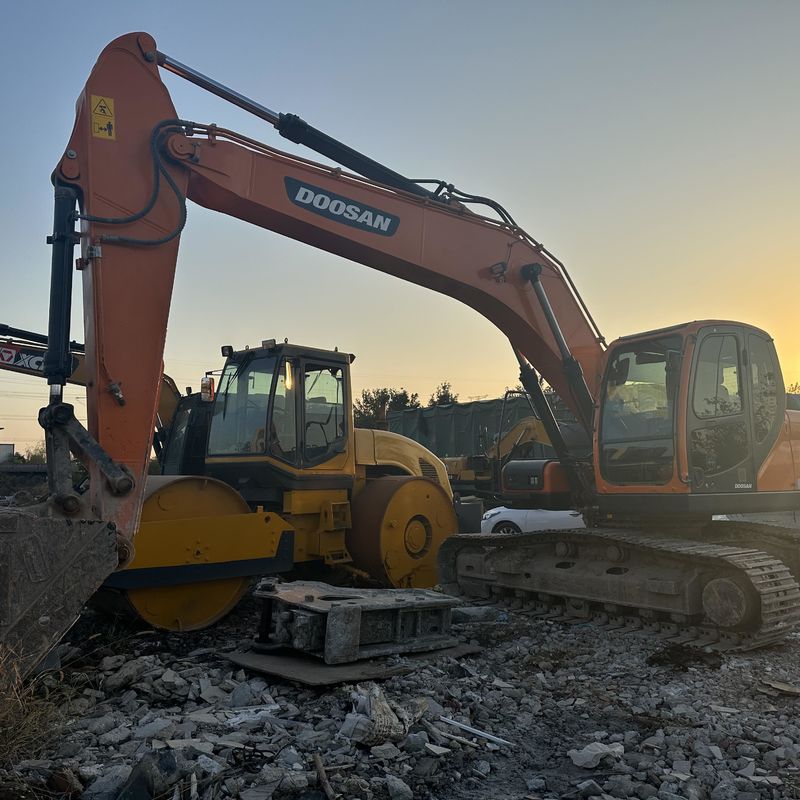 Excavadora Doosan Digger DX220 de segunda mão de 22 toneladas