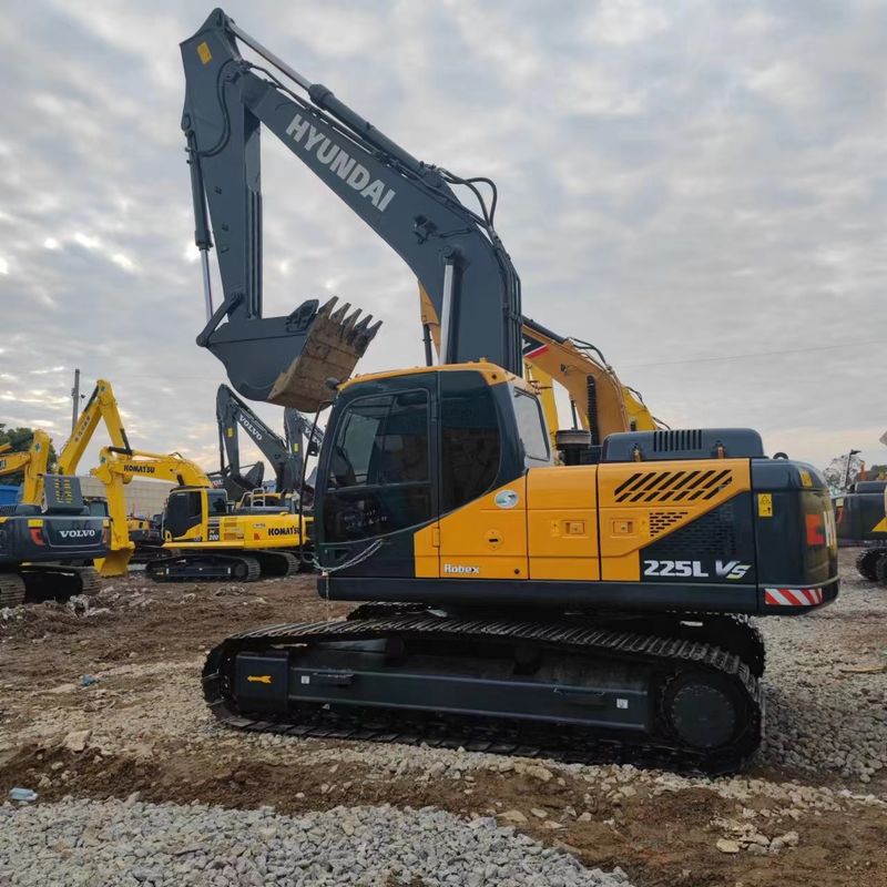 Hyundai Digger R225VS Usado Excavadora de tipo médio de 22,5 toneladas