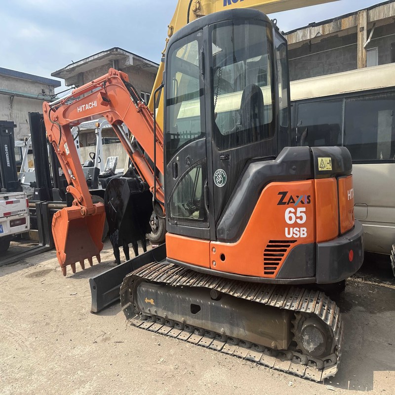 Excavadoras Mini Repossessed Hidráulicas de segunda mão Hitachi ZX65 6.5ton 40.5kw 0.27m3 balde