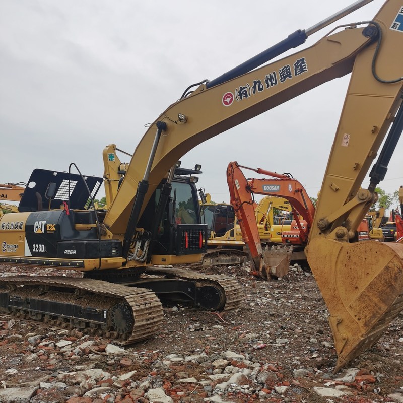 Excavadora antiga CAT 323DL Excavadoras de segunda mão de 23 toneladas 110kw com balde de 1,2m3