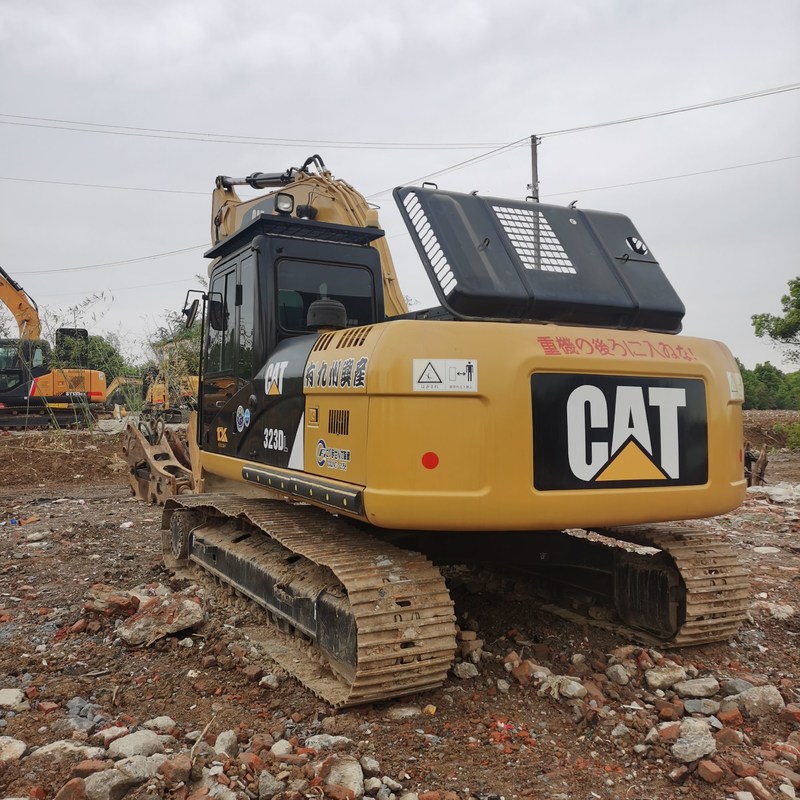 Excavadora antiga CAT 323DL Excavadoras de segunda mão de 23 toneladas 110kw com balde de 1,2m3