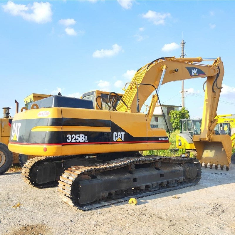 2a mão CAT 325BL Excavator Machinery Trader 25 toneladas 125,3kw com balde de 1,1m3