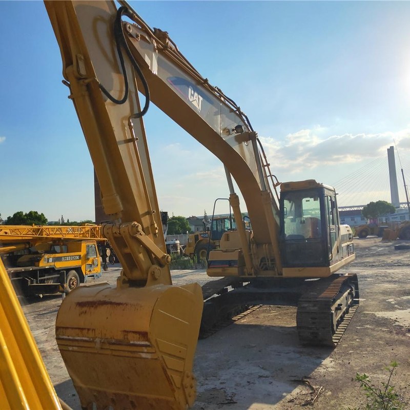 2a mão CAT 325BL Excavator Machinery Trader 25 toneladas 125,3kw com balde de 1,1m3