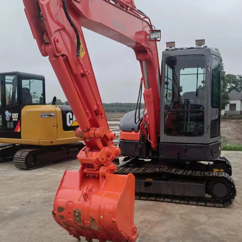 Mini diesel de 5 toneladas Excavadora usada Hitachi ZX55 pré-propriedade Crawler 38.23HP manual