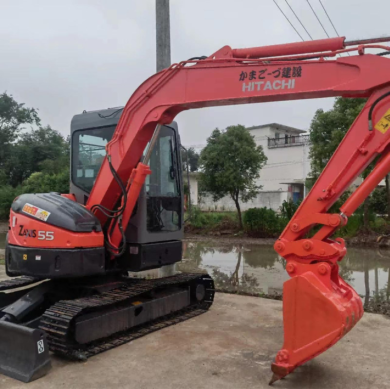 Mini diesel de 5 toneladas Excavadora usada Hitachi ZX55 pré-propriedade Crawler 38.23HP manual