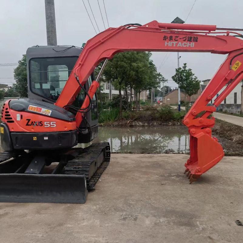Mini diesel de 5 toneladas Excavadora usada Hitachi ZX55 pré-propriedade Crawler 38.23HP manual