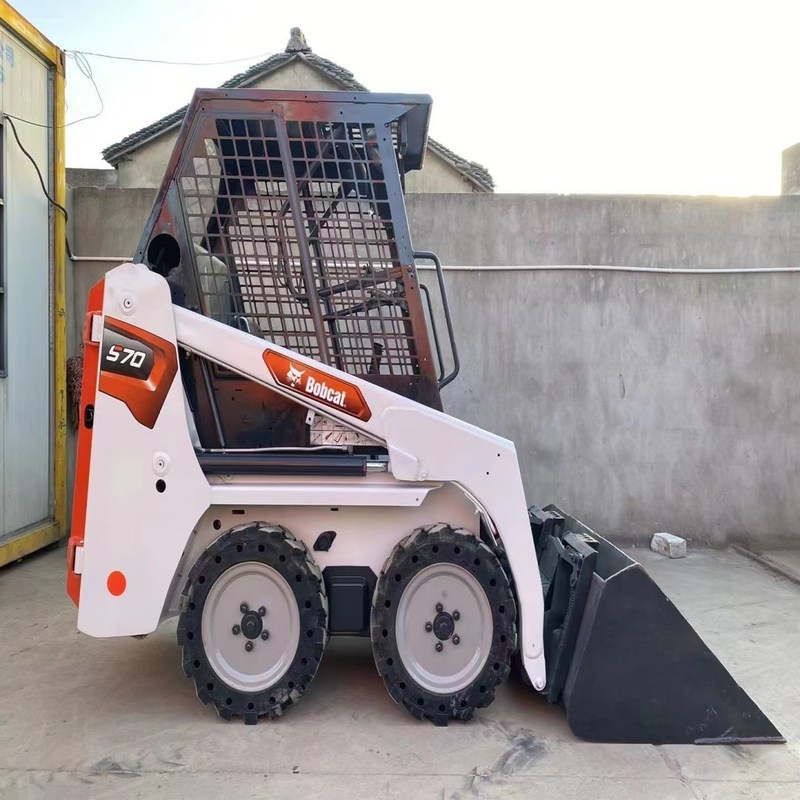 BobS70 Usado Skid Steer Carregador de Equipamento Pesado Mini S70 10,1km/h 17,5KW