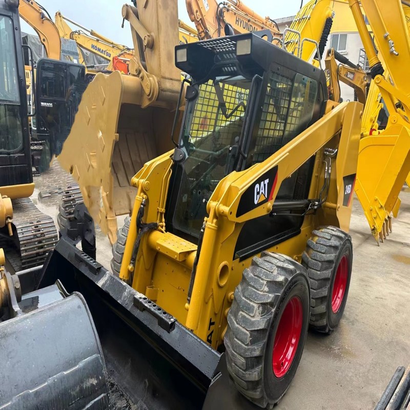 CAT 246D Equipamento usado para carregador de direção de deslizamento de 4,5 toneladas original 53..6KW