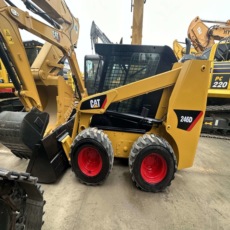 CAT 246D Equipamento usado para carregador de direção de deslizamento de 4,5 toneladas original 53..6KW