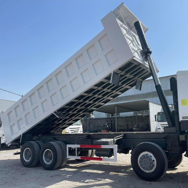 Recuperado Howo 375 Sinotruk Howo 8x4 Carrinho de descarga Tipper 40T diesel manual