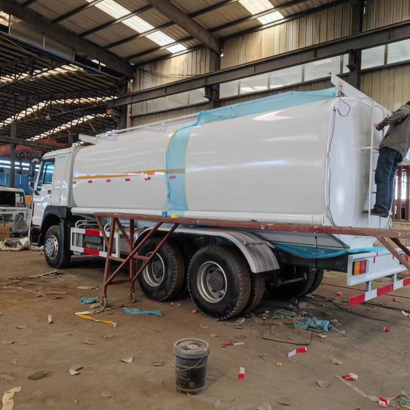 Howo 371 Cisterna de combustível usado Caminhão Entrega de combustível Sinotruk 375 6x4 22m3 2000L 8x4