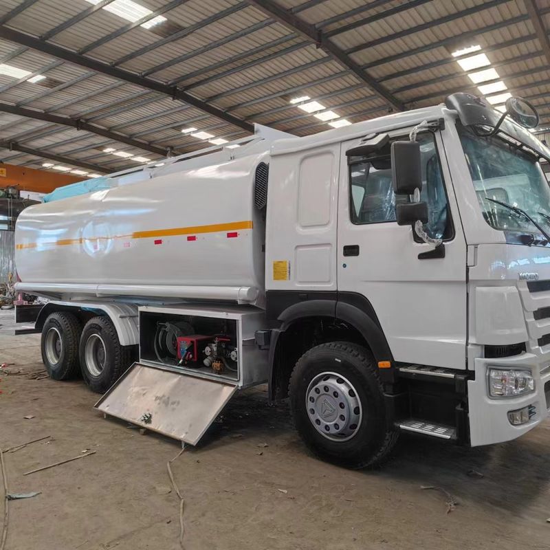 Howo 371 Cisterna de combustível usado Caminhão Entrega de combustível Sinotruk 375 6x4 22m3 2000L 8x4