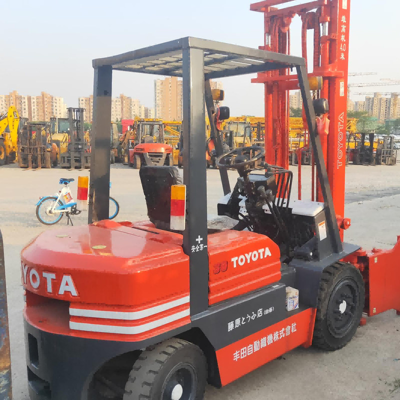 Elevador elétrico Toyota Usado 3 toneladas para fábricas Construção Altura máxima de elevação 4,5 m