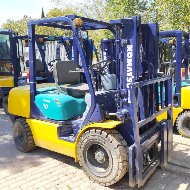 3T Distribuidor de Equipamento de Armazém Usado Caminhão elevador TCM F30 Râmio mínimo de viragem 2,4 m