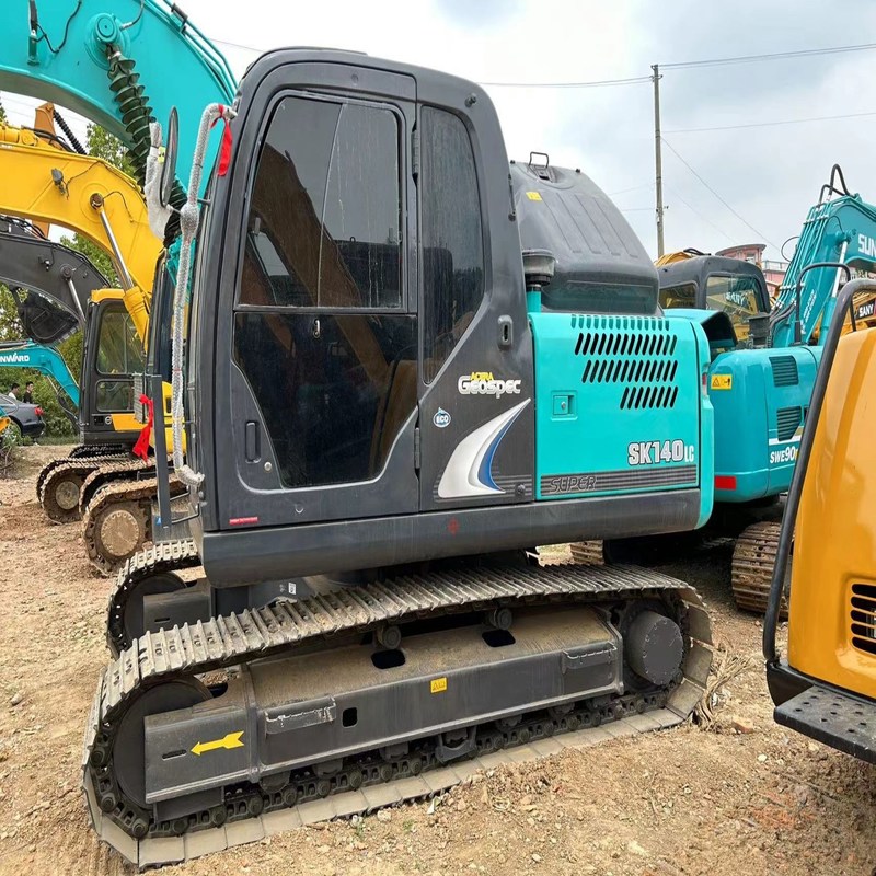 Escavadeira Kobelco usada SK140 de segunda mão tipo pequeno escavadeira de esteira de 14 toneladas 74kw