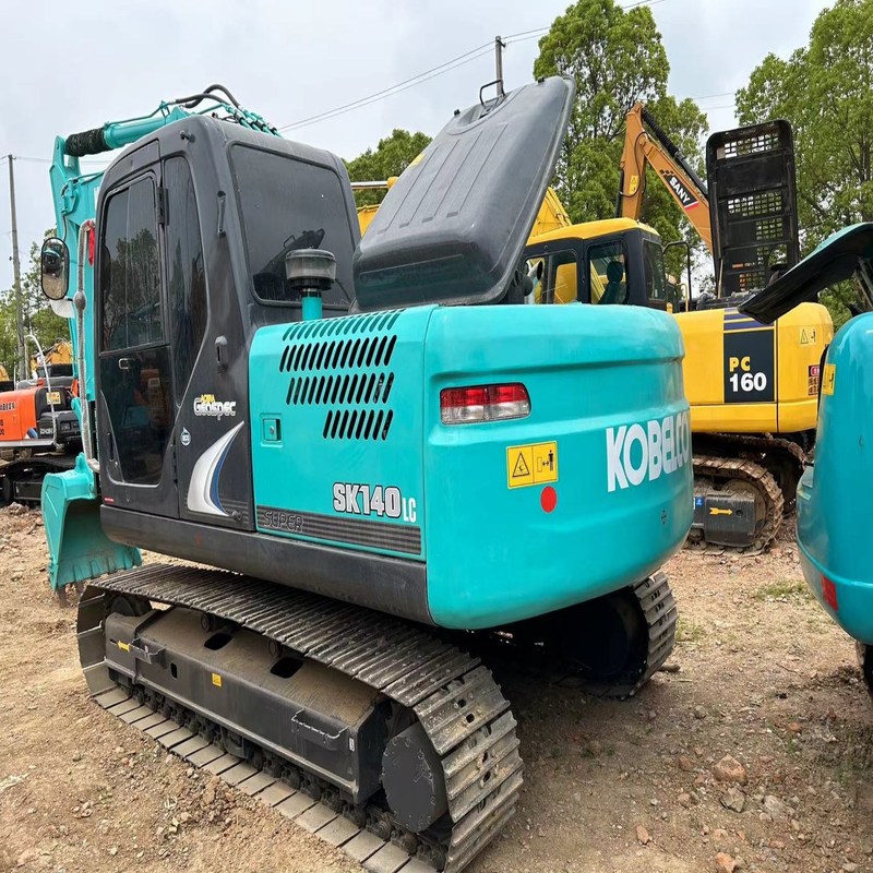 Escavadeira Kobelco usada SK140 de segunda mão tipo pequeno escavadeira de esteira de 14 toneladas 74kw