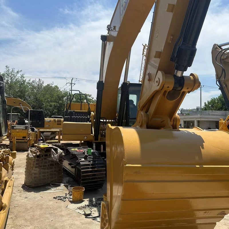 Excavadora usada CAT 330GC 30 Ton Crawler Digger 151kw com balde de 1,6m3