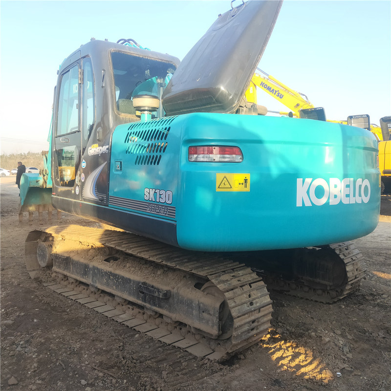Cobelco Digger SK130 usado Excavadora de pequeno tipo de 13 toneladas 74kw