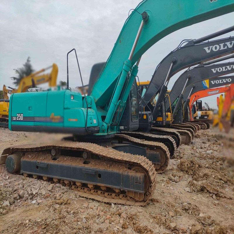 Cobelco Digger SK250-8 Usado Excavadora de cravo de tipo médio de 25 toneladas 131kw