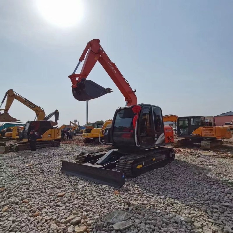 Mini Excavator usado Hitachi ZX70 de segunda mão 7t original Crawler Tracked Digger 39kw