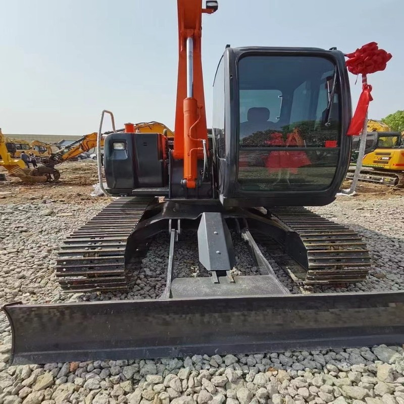 Mini Excavator usado Hitachi ZX70 de segunda mão 7t original Crawler Tracked Digger 39kw