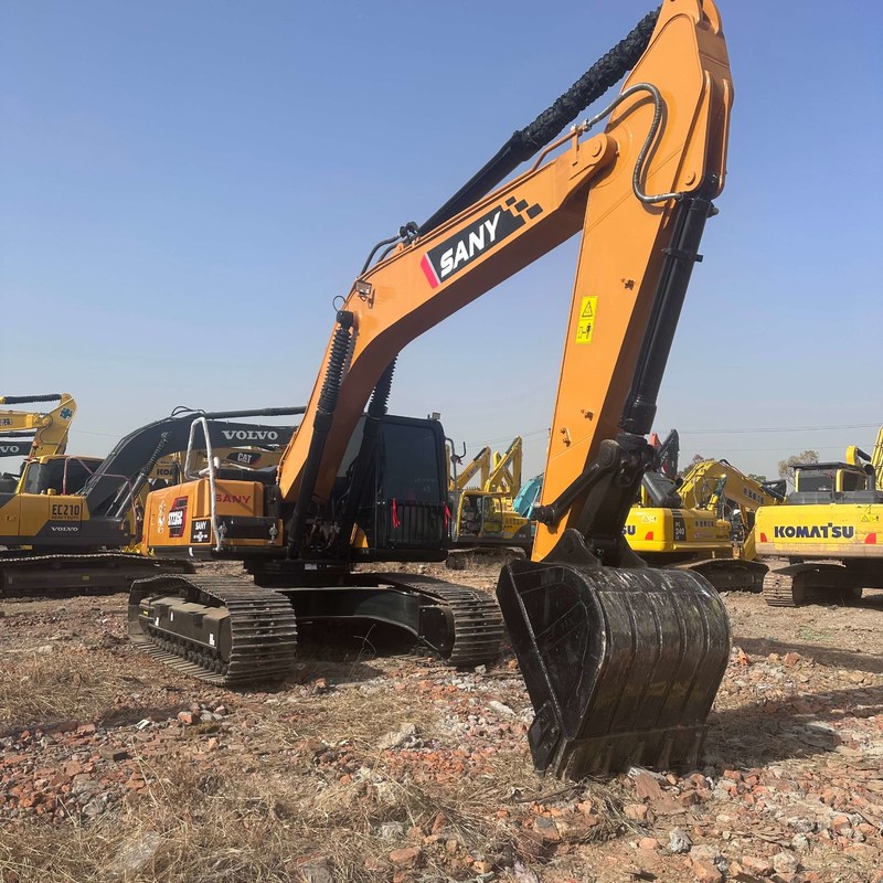 Usado SANY Digger SY235C de segunda mão 23.5 em escavadeira de tipo médio 128.5kw