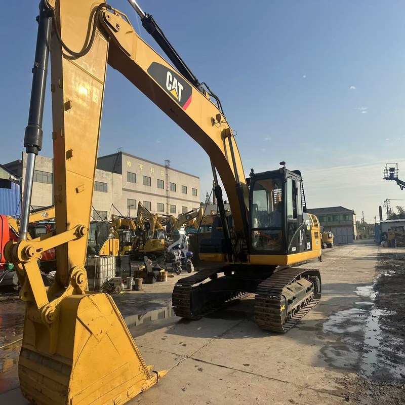 Excavadora usada de 25 toneladas CAT 325D Crawler Digger 140kw com balde de 1,4m3