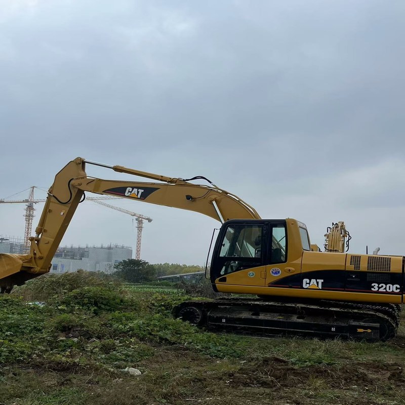 Escavadeira usada CAT 320C Escavadeira de esteira de 20 toneladas de segunda mão 110kw com caçamba de 0,8m3
