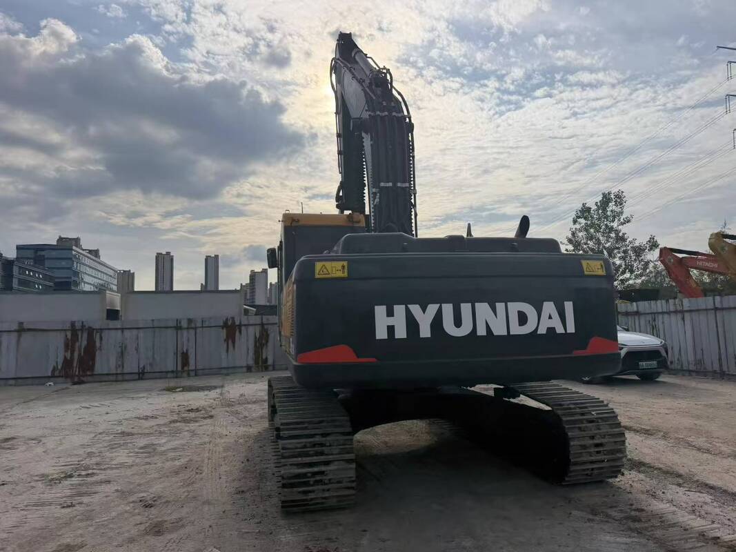 Usado Hyundai Digger R305LC-9T Escavadeira de esteira de 30,2 toneladas de segunda mão 196kw com caçamba de 1,38m3