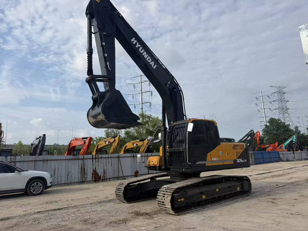 Usado Hyundai Digger R305LC-9T Escavadeira de esteira de 30,2 toneladas de segunda mão 196kw com caçamba de 1,38m3